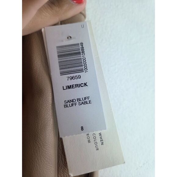 NWT Wilfred Aritzia Limerick Cream High Waisted Vegan Leather 9" Shorts size 8 - Picture 6 of 9